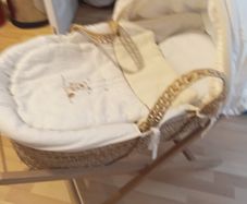 moses basket and stand