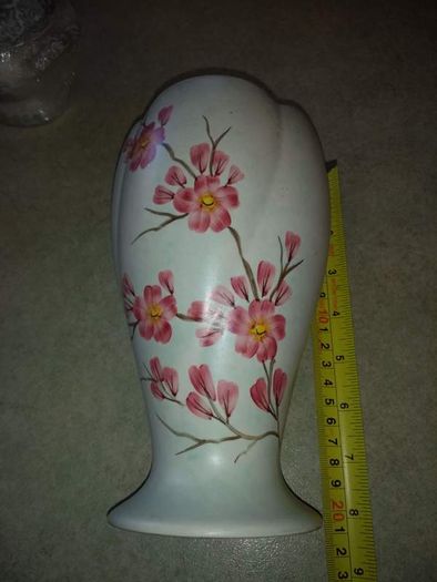 Lovely Radford flower vase 18 x13.4 cm. made in England
