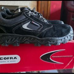 Work shoes
