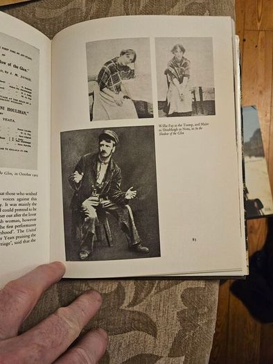 J.m. Syng And His World. With 130 Illustrations. By Robin Skelton. First Edition Large Volume Hardback With Dustjacket In Good Condition.  See Photos For Same.