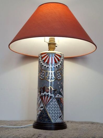 Vintage Mason's porcelain table lamp.