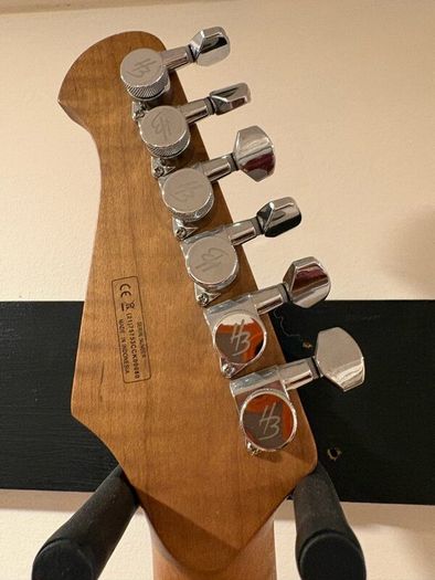 Electric guitar