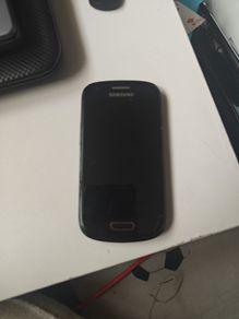 Samsung GT-I8200