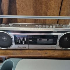 sanyo boombox
