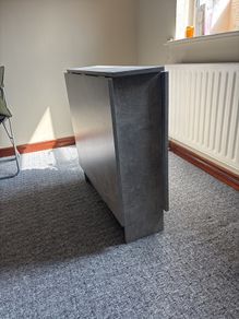 Foldable table