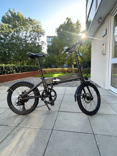 Fiido Folding Electric Bike/  New Tyres & Brakes + Charger & Free Lock