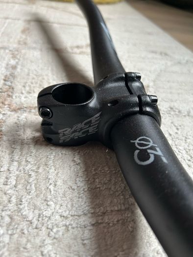 Race Face Chester 35 Riser 780mm Handlebar with 40mm stem