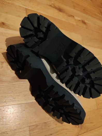 Ladies boots