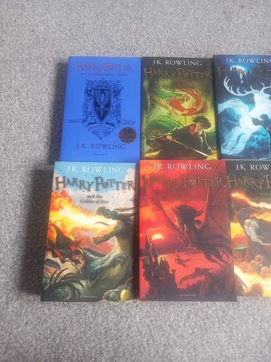 Harry Potter books x7