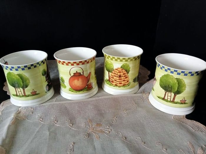 set of 4 Country Life mugs