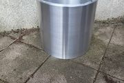 Aluminium plant pot