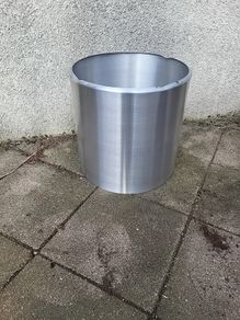 Aluminium plant pot