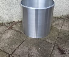 Aluminium plant pot