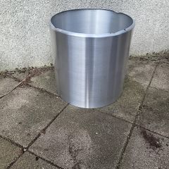 Aluminium plant pot