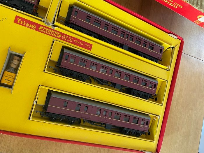1950s Triang Railways RS.2 Electric Model Railway set + EXTRAS