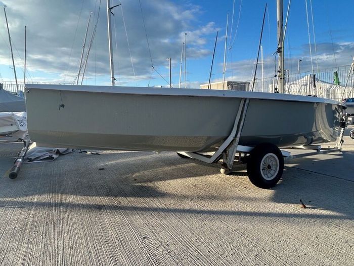 RS200 Dingy (1336)