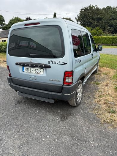 Peugeot Partner Car