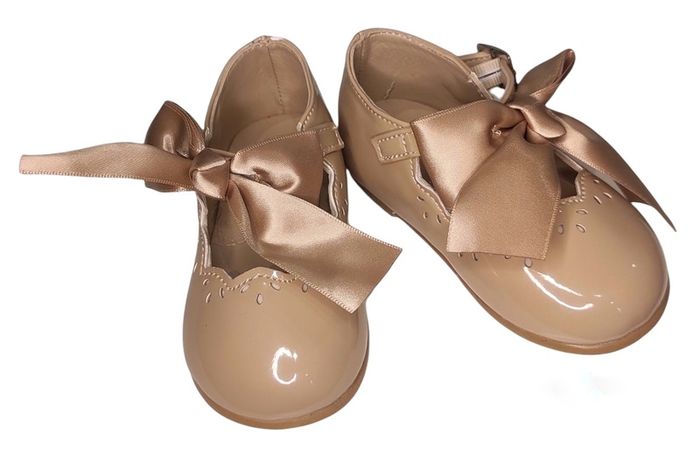 Girls shoes