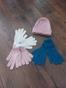 Hat and gloves- set