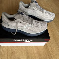Saucony Ride 18 Size UK 9 Like New