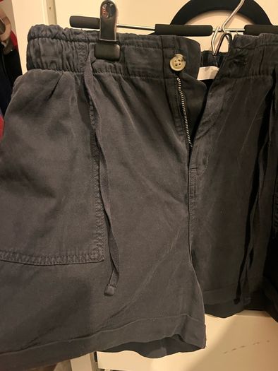 New shorts size L