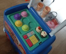 Child Ice cream cart