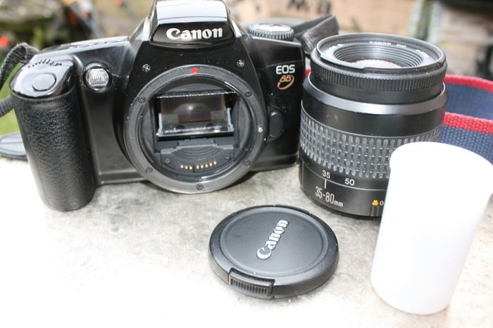 Canon Eos 88 (eos 3000 )+ Ef 35-80mm Lens