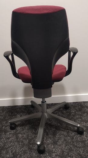 Premium ergonomic Swiss computer chair Giroflex 64-7078