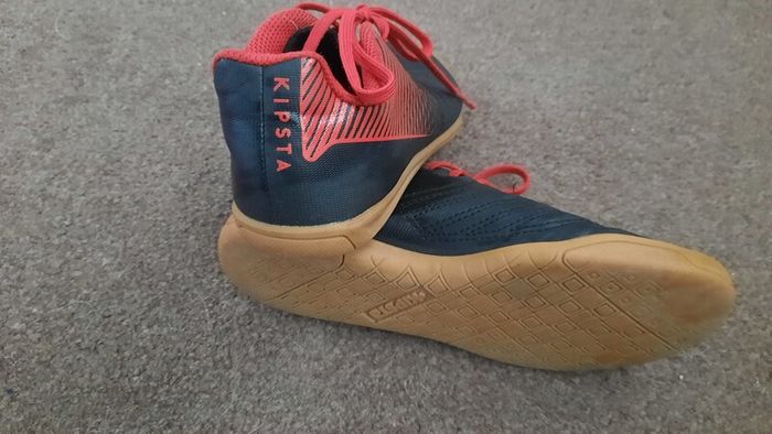 Kipsta boys football trainers