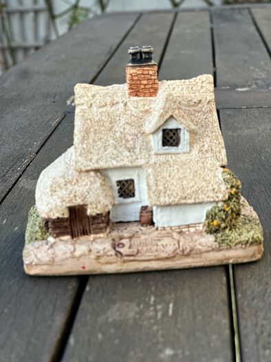 Lilliput Lane Clare Cottage