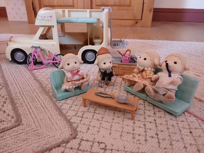Sylvanian Family Campervan