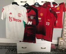 Selection of Manchester United shirts Sizes on pics