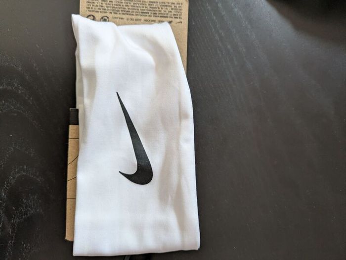 New Nike sports Headband
