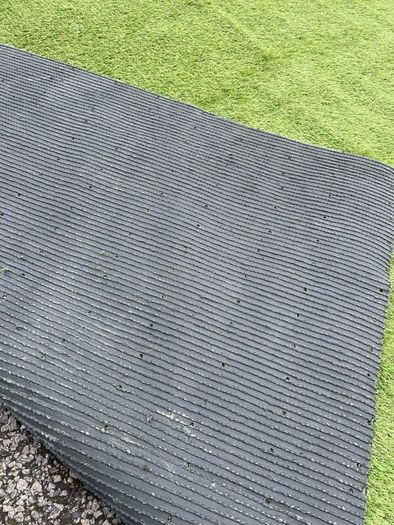 Astro turf for grave / garden