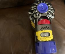 Dyson V8