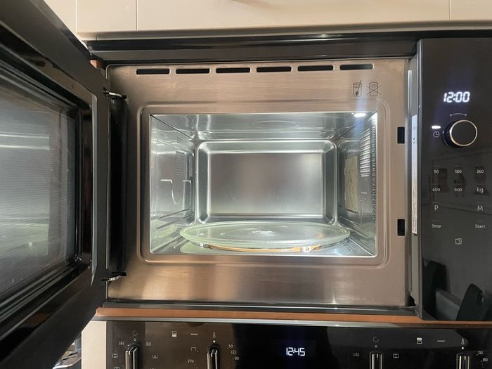 Neff integrated double oven and microwave