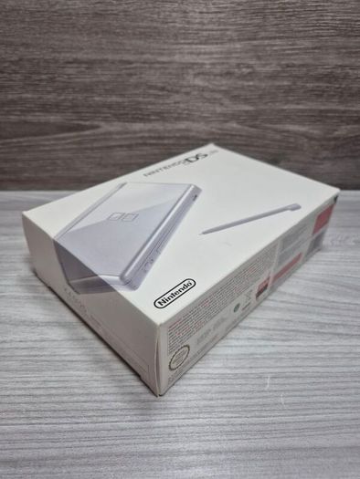 Boxed Nintendo DS Lite Silver - Very Good Condition - 3 Game Official Charger