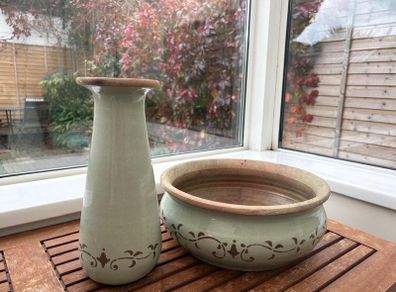 Vase and bowl
