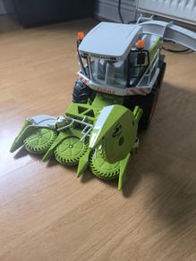 Bruder Class JAGUAR 900 Farm Toy