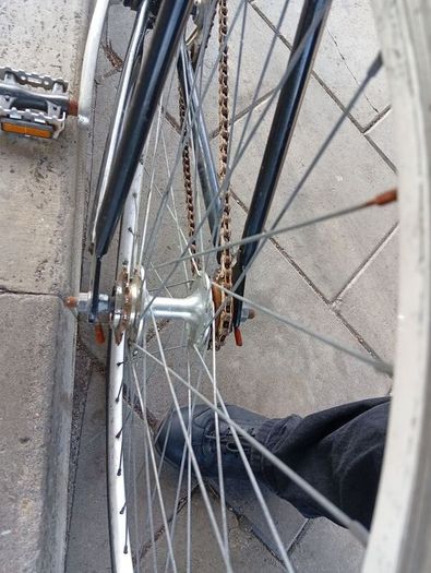 Single or fixie bike, need some parts.