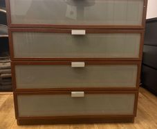 chest of drawers