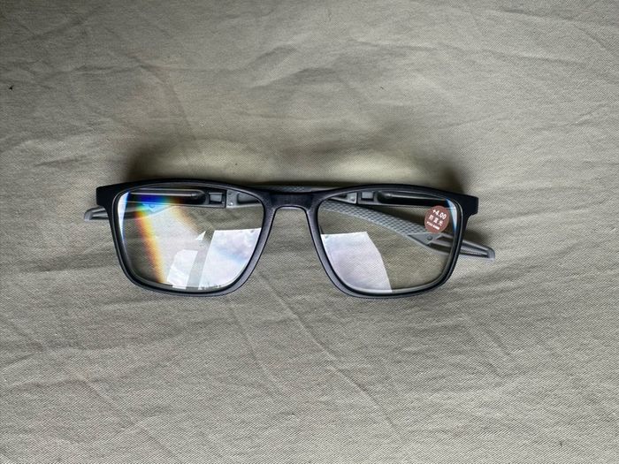 Reading glasses +4.0