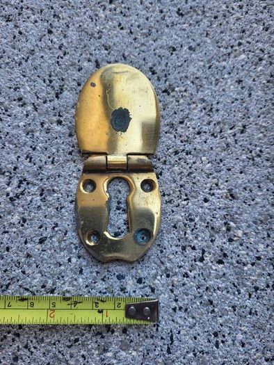 Key Hole Plate