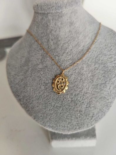 Necklace Pendent Silver Moon Timeless Elegance in Every Detail (Engravable Back)