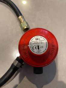 Propane and patio gas regulator      BRAND NEW