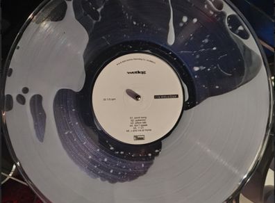 Wet Leg - Moisturizer Liquid Filled Vinyl Record LP Free viewing