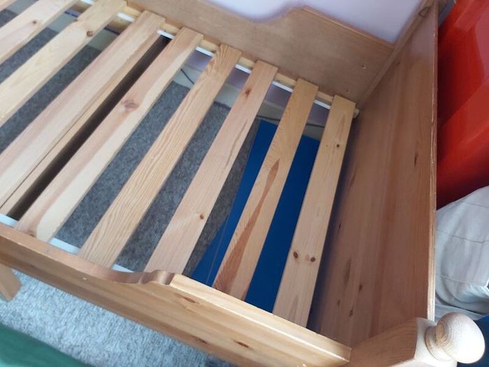 Kids wooden bed - adjustable