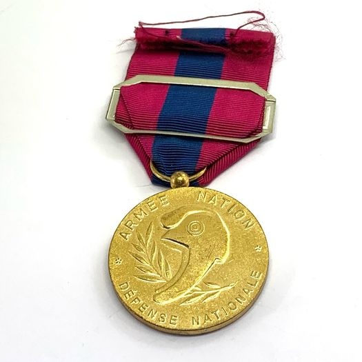 Vintage Bronze Artillery French National Defence Medal