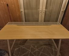 Gaming desk