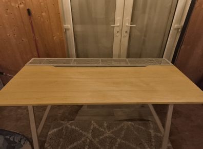 Gaming desk